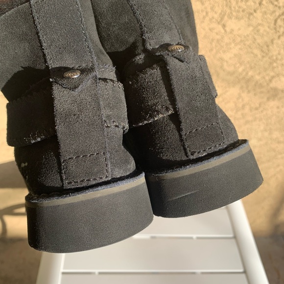 NWOT UGG black suede shearling ankle boots size 6.5 - Picture 9 of 14